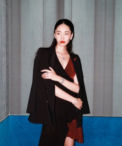 陈碧舸黑色礼服性感写真图片
