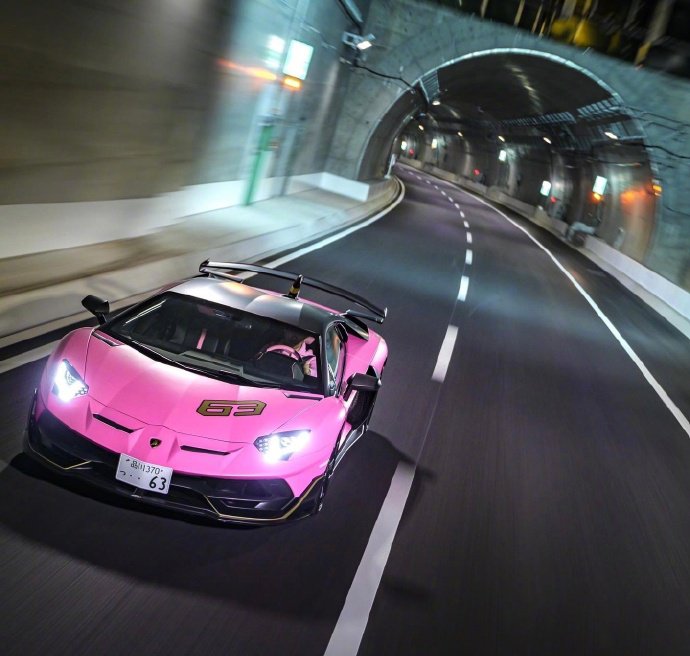点击大图看下一张：兰博基尼Aventador SVJ63，对粉色毫无抵抗力