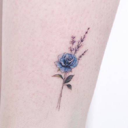 点击大图看下一张：一组花卉小清新纹身图案欣赏