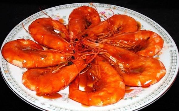 点击大图看下一张：一组红烧大虾美食图片