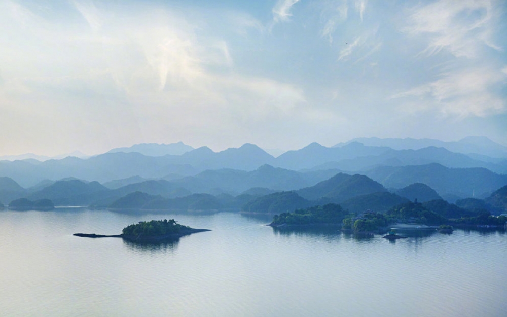 点击大图看下一张：杭州千岛湖唯美风景桌面壁纸