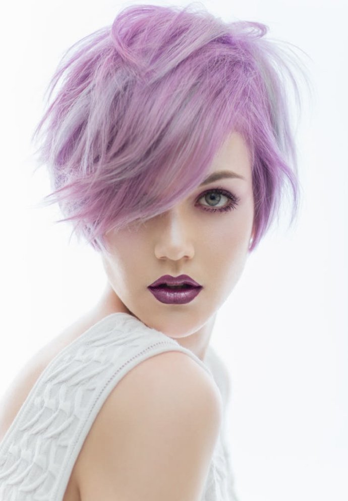 点击大图看下一张:时髦好看的女生染发图片