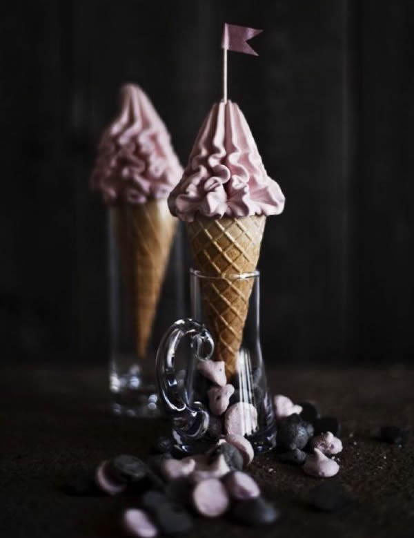 点击大图看下一张：漂亮的甜筒冰激凌图片
