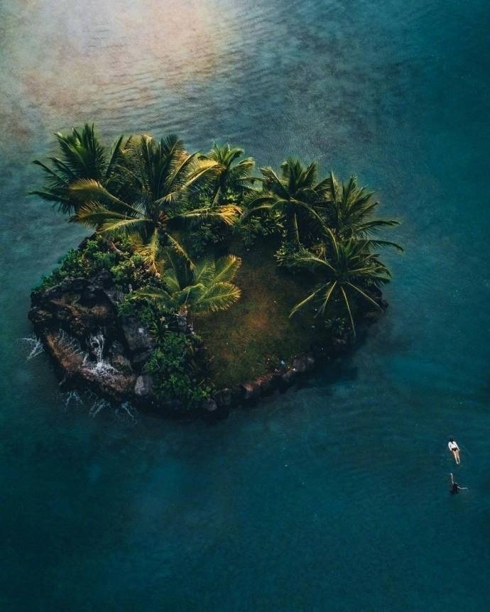 点击大图看下一张：夏威夷欧胡岛，海水幽蓝，宛如天堂