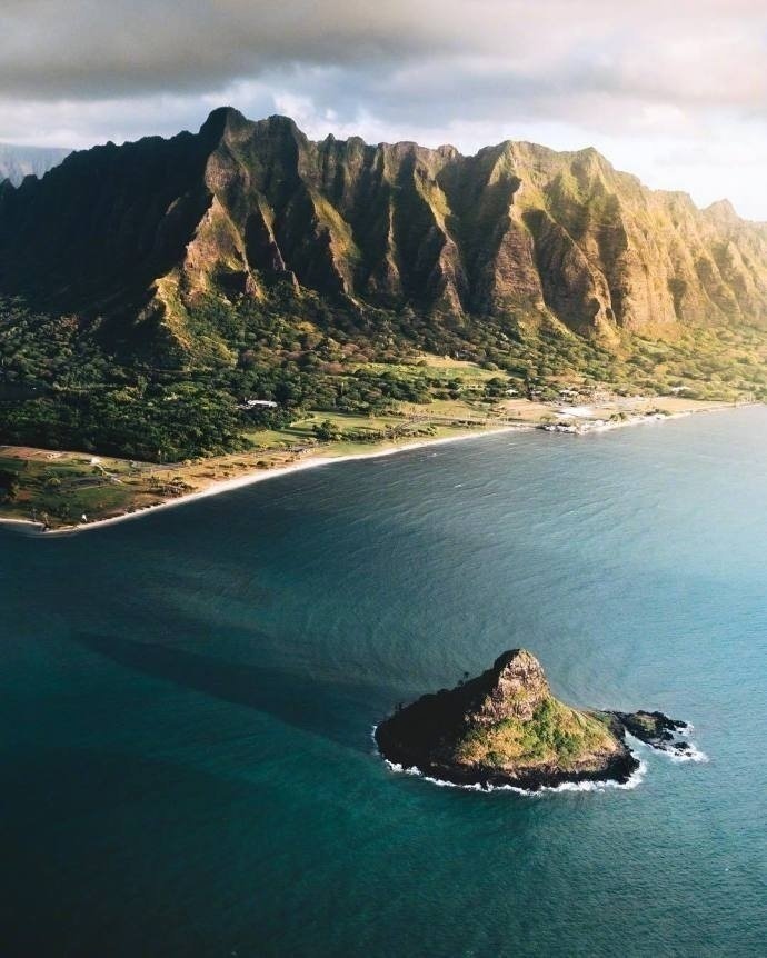点击大图看下一张：夏威夷欧胡岛，海水幽蓝，宛如天堂
