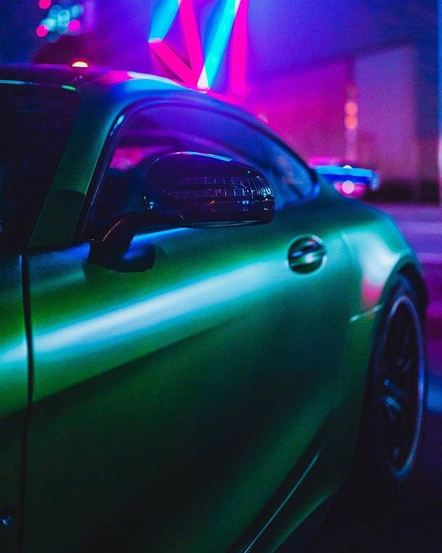 点击大图看下一张：夜太美之梅赛德斯AMG GT R，绿色小精灵
