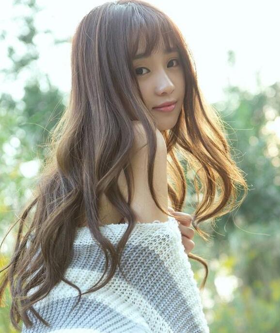 点击大图看下一张：气质迷人的韩式女生烫发图片