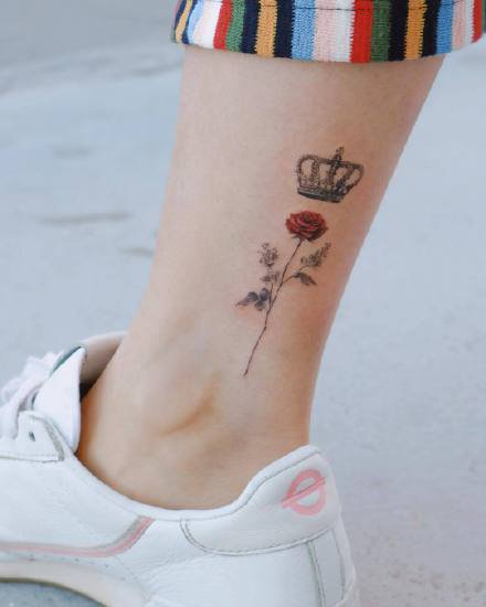 点击大图看下一张：一组脚踝彩色小清新纹身图案