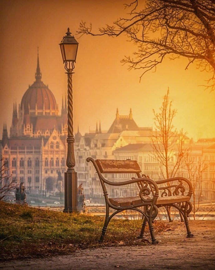 点击大图看下一张：布达佩斯的温柔黄昏