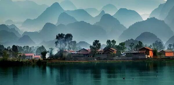 点击大图看下一张：如影似画的云南普者黑