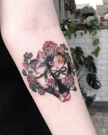 点击大图看下一张：一组超可爱的猫猫纹身图案