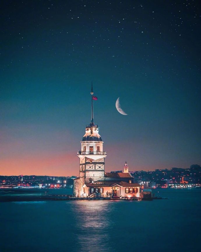 点击大图看下一张：伊斯坦布尔的傍晚
