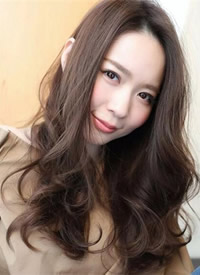 一组日系女生漂烫发型图片