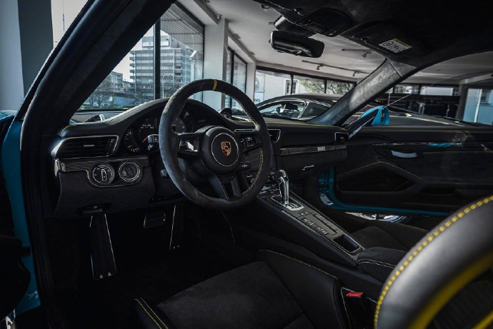 点击大图看下一张：车展上见不到的货之保时捷911 GT3 RS