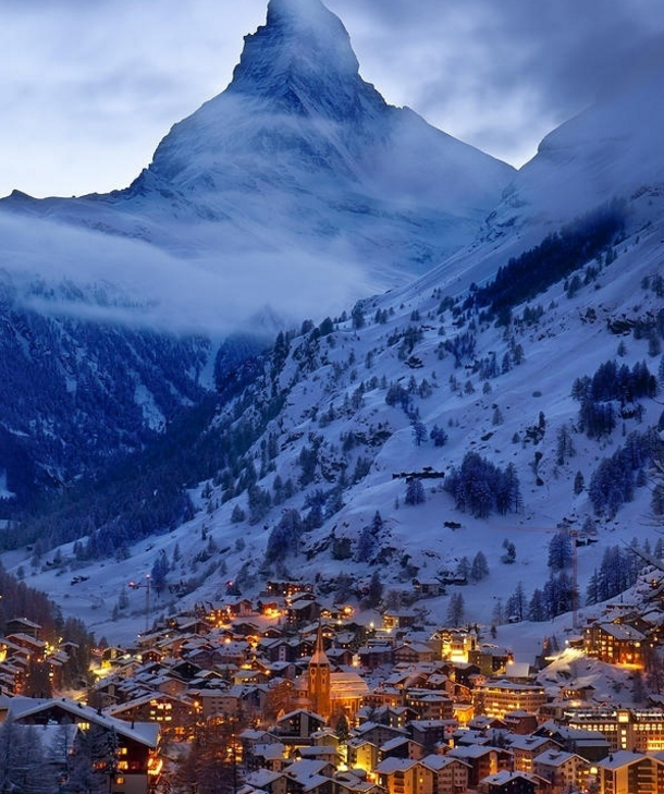 点击大图看下一张：著名的阿尔卑斯山图片