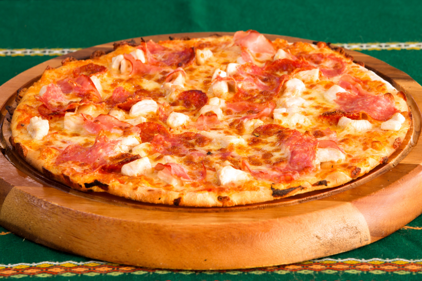 点击大图看下一张：一组里香外酥的披萨图片