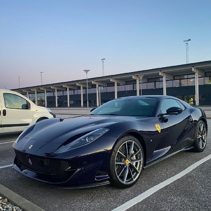 点击大图看下一张：飞马812 GTS，一枚酷小伙