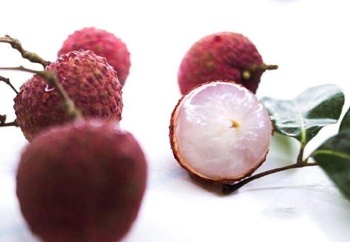 点击大图看下一张：夏天爱吃的水果-荔枝图片