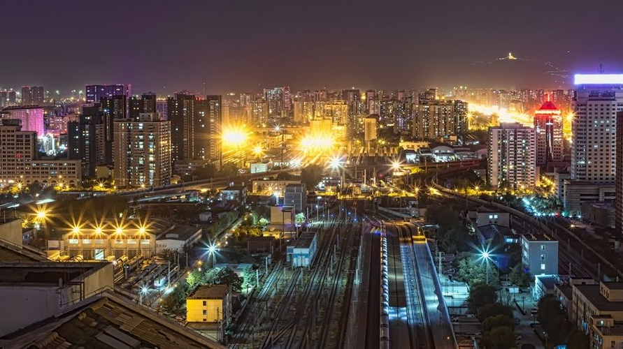 点击大图看下一张：灯光璀璨的北京夜景图片