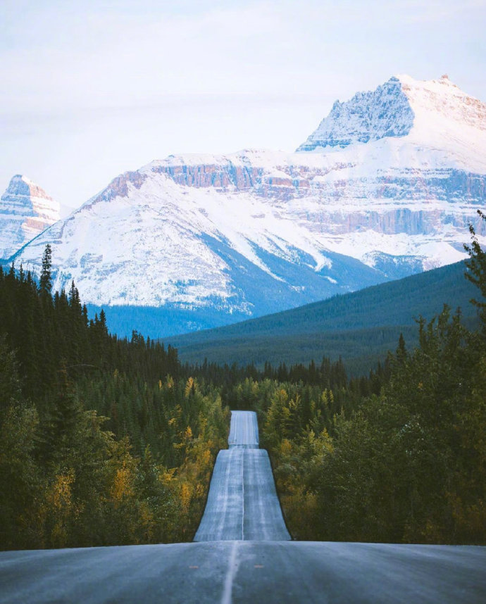 点击大图看下一张：加拿大，亚伯达的雪山，让人心旷神怡