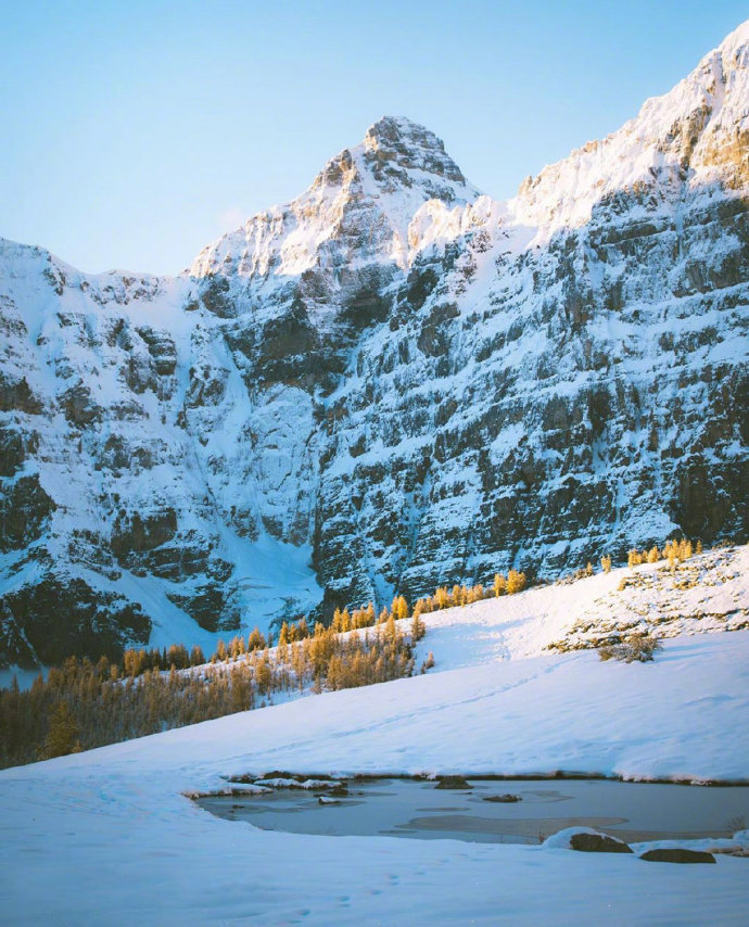 点击大图看下一张：加拿大，亚伯达的雪山，让人心旷神怡
