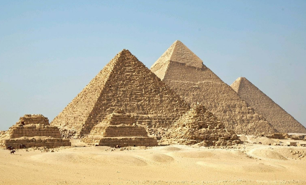 点击大图看下一张：一组埃及金字塔图片