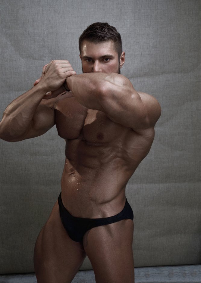 点击大图看下一张：欧美男肌肉帅哥私房写真图片