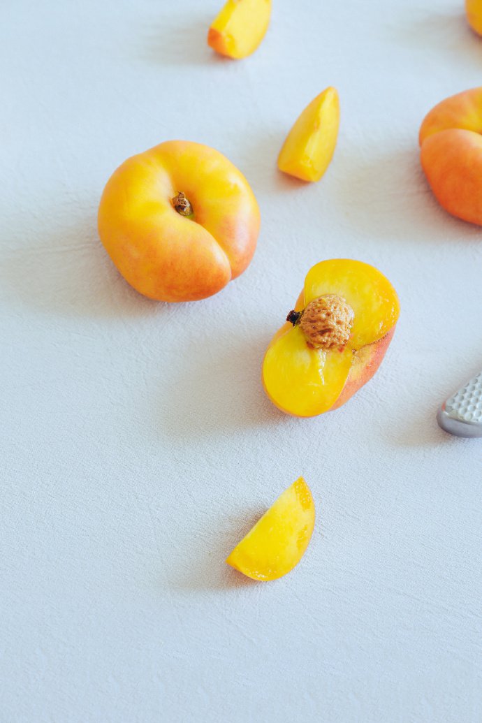点击大图看下一张：一组色彩超好看的桃子图片