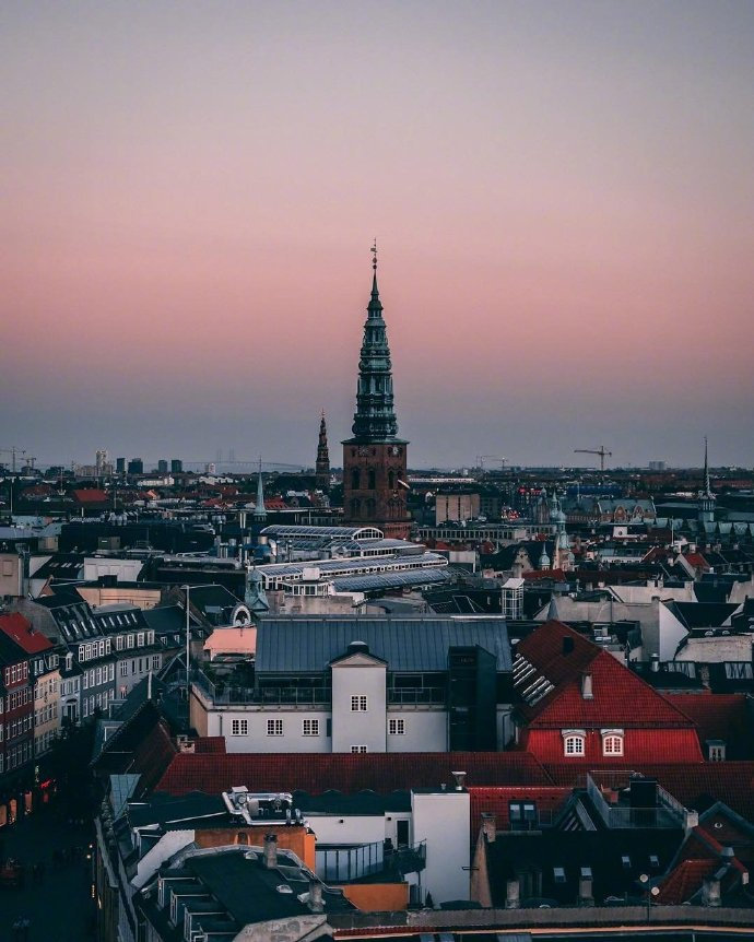 点击大图看下一张：哥本哈根的黎明，温馨而迷人