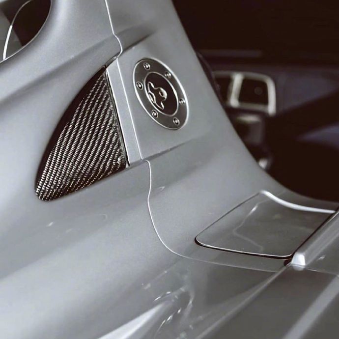 点击大图看下一张：梅赛德斯Mercedes CLK GTR Roadster 经典款