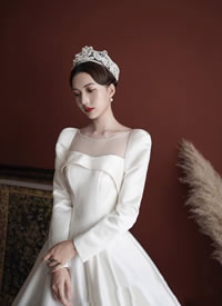 复古珍珠皇冠宫廷风新娘发型图片