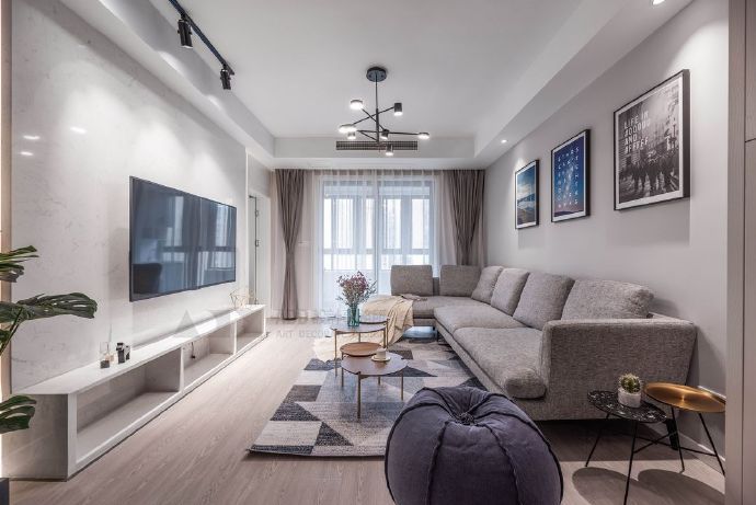 点击大图看下一张：打造105平简约的北欧风格小窝