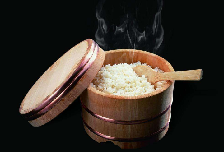 点击大图看下一张：柔软可口的白米饭图片
