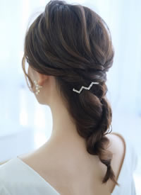 轻盈灵动的韩式新娘发型图片
