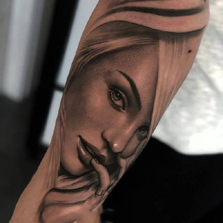 点击大图看下一张：一组欧美写实女人手臂纹身图案