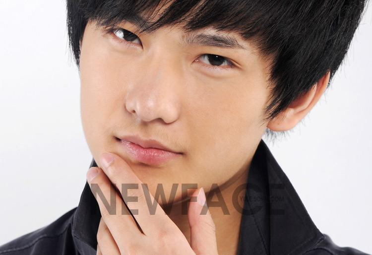 点击大图看下一张：20109月搜狐娱乐圈100张新面孔 杨洋icon写真图大全