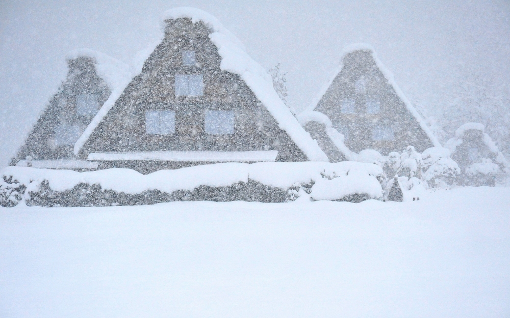 点击大图看下一张：一组唯美的冬季雪景图片