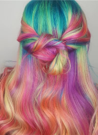 甜美感十足的彩虹色染发图片