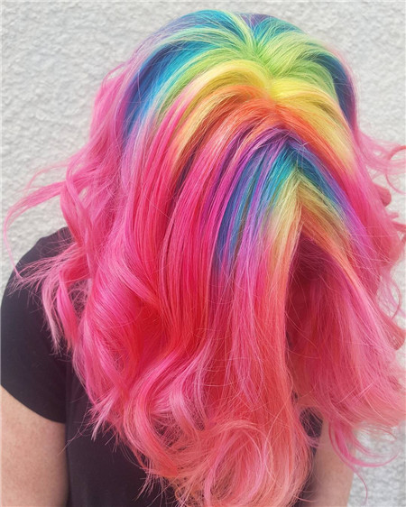点击大图看下一张：一组漂亮的彩虹色系染发图片