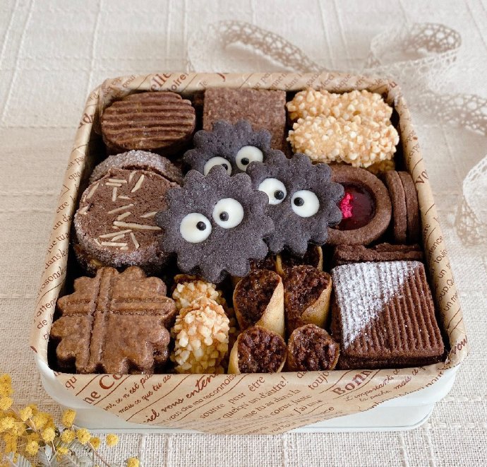 点击大图看下一张：一组自制的可爱小饼干