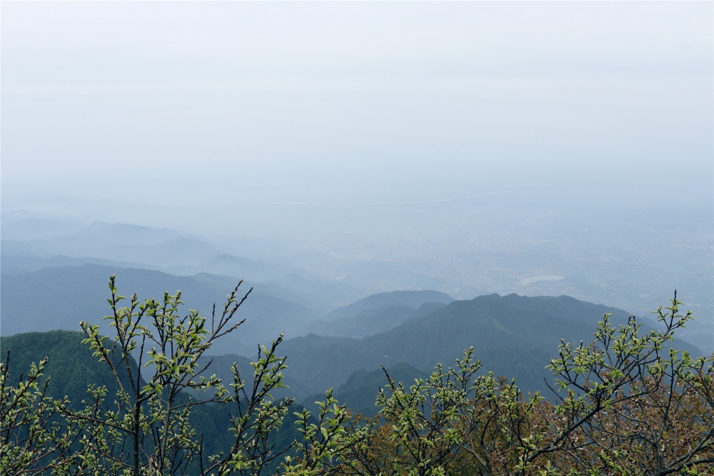 点击大图看下一张：一组四川山顶风景图片