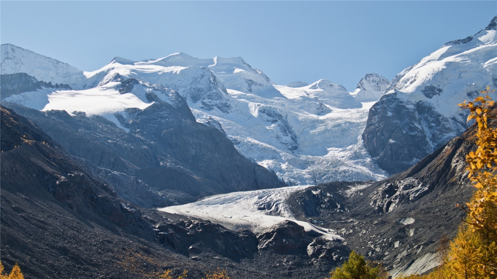 点击大图看下一张：瑞士山水雪景唯美高清桌面壁纸