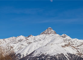 瑞士山水雪景唯美高清桌面壁纸