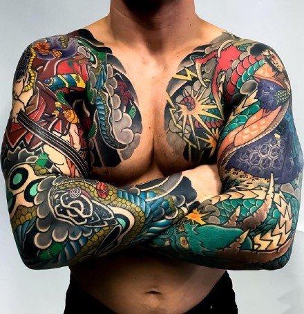 点击大图看下一张：一组新传统男生花臂纹身