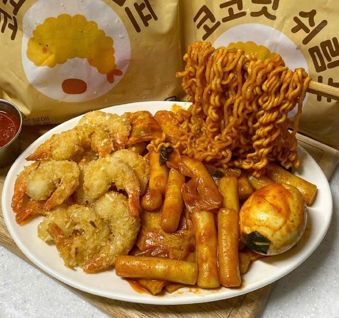 点击大图看下一张：好吃的韩式炸酱面图片