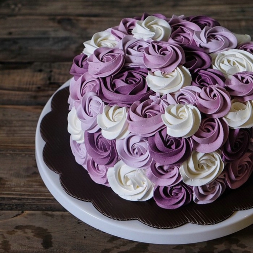 点击大图看下一张：雕花花朵生日蛋糕图片
