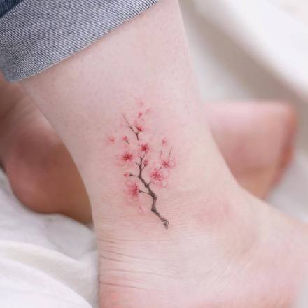 点击大图看下一张：一组脚踝超美的小清新纹身
