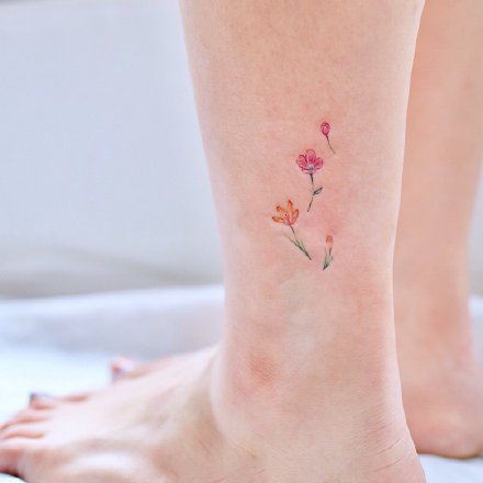 点击大图看下一张：一组脚踝超美的小清新纹身