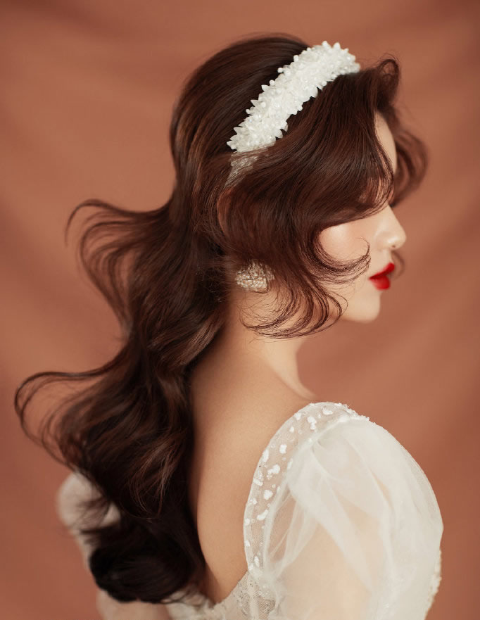 点击大图看下一张：极简韩风新娘发型图片