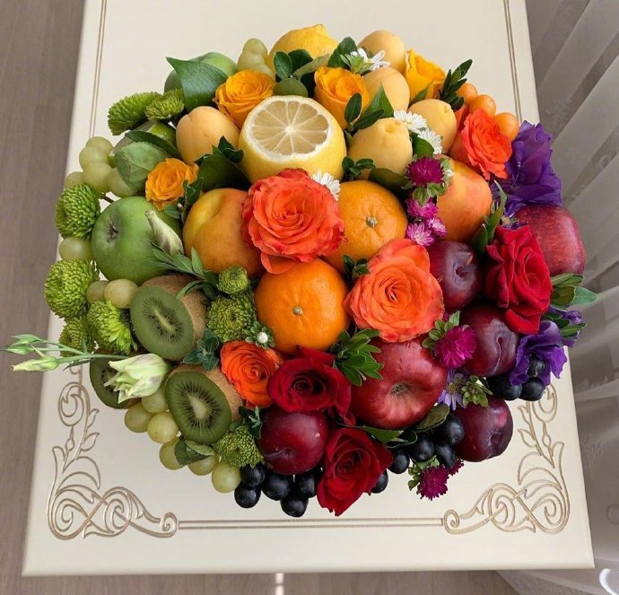 点击大图看下一张：一组超好看的水果花束图片